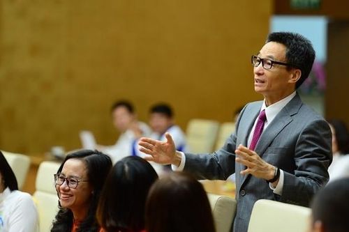 Phó Thủ tướng Vũ Đức Đam gặp mặt Đoàn đại biểu 'Chia sẻ cùng thầy cô'