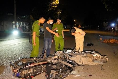 Hai xe mô tô đối đầu, một người tử vong