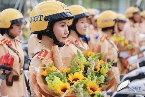 Loạt ảnh Công an TPHCM ra quân cao điểm trấn áp tội phạm Tết Quý Mão 2023