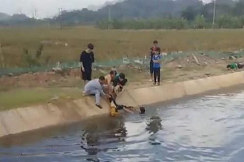 Nhảy xuống nước cứu bạn, nam sinh lớp 5 bị đuối nước thương tâm