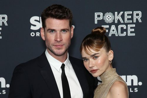 Liam Hemsworth xóa tin đồn chia tay bạn gái