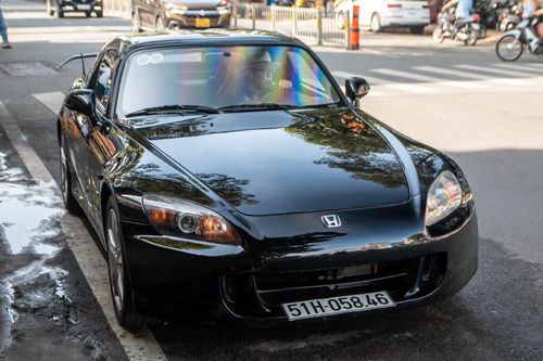 Ông Đặng Lê Nguyên Vũ cầm lái Honda S2000 tại TP.HCM