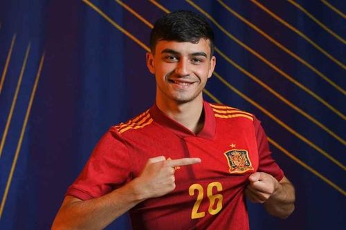 Tuyển thủ Tây Ban Nha hứa cạo đầu nếu vô địch World Cup 2022