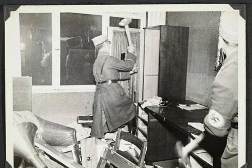 Hitler nổi điên gây ra 'đêm kính vỡ' kinh hoàng với người Do Thái