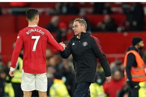 Ronaldo nhận phản hồi gắt từ thầy cũ và đàn em