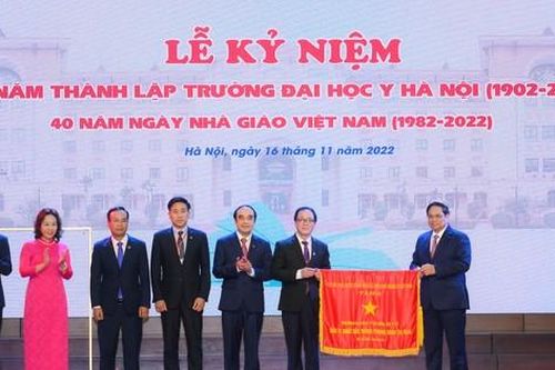 Thủ tướng Phạm Minh Chính: Đẩy mạnh tự chủ, sớm đưa Trường ĐH Y Hà Nội lên một tầm cao mới