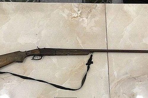 Tạm giữ đối tượng dùng súng đe dọa giết người vì mâu thuẫn tại quán ăn