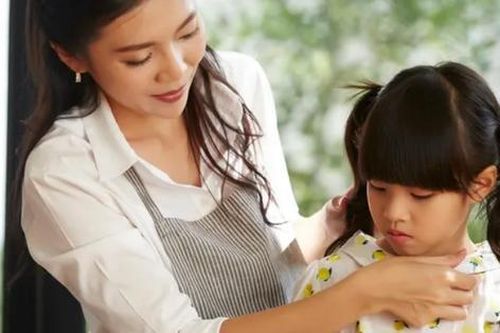 Mẹ bật khóc khi thấy chị gái tôi dắt theo một đứa trẻ về quê