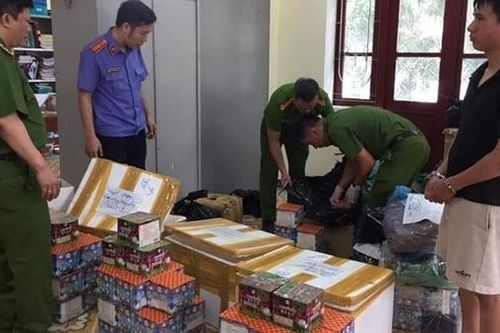 Sử dụng thùng xốp để vận chuyển pháo lậu đi tiêu thụ