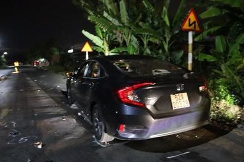 Va chạm với xe ôtô, một học lớp 9 tử vong thương tâm