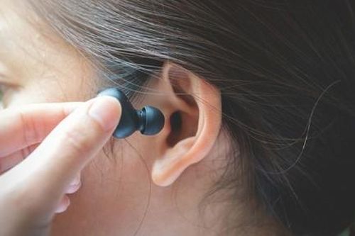 Khoảng 1 tỷ thanh niên có nguy cơ bị điếc vì nghe âm lượng mức cao