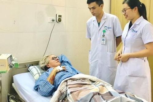 Cứu sống nữ du khách người Úc bị vỡ gan nguy kịch do tai nạn xe đạp
