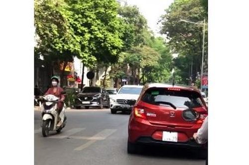 Tài xế 'lĩnh' phiếu phạt, tước giấy phép khi đi vào đường cấm