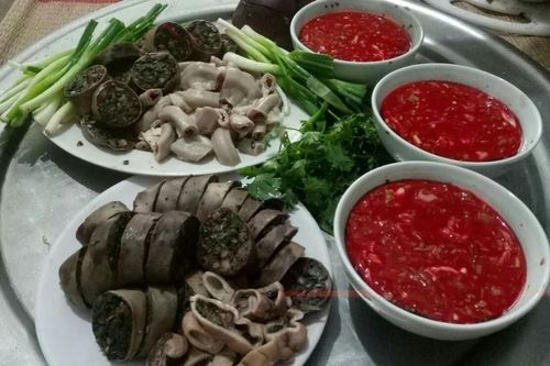 Khối u chiếm 3/4 ruột vì sở thích uống rượu, ăn tiết canh