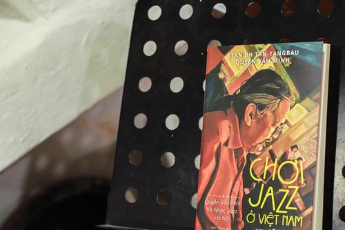 'Chơi jazz ở Việt Nam: Quyền Văn Minh và nhạc jazz Hà Nội'