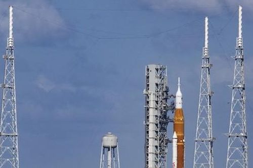 NASA phóng tàu vũ trụ Orion thám hiểm Mặt trăng