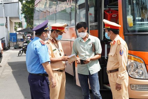 TP.HCM điểm mặt hàng loạt nhà xe cố tình vi phạm, không sợ biên bản phạt