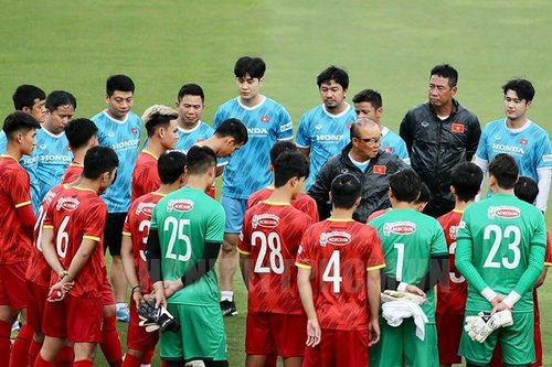 Công bố danh sách 31 cầu thủ tập trung chuẩn bị cho AFF Cup, vắng Công Phượng