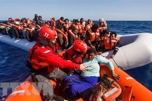 Italy và Hy Lạp kêu gọi giúp đỡ trong tình huống khẩn cấp