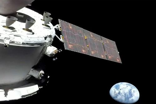 Hình ảnh không gian đầu tiên gửi từ tàu thám hiểm Mặt trăng Orion