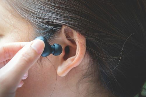 1 tỷ người trẻ tuổi có nguy cơ bị mất thính giác