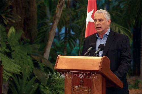 Chủ tịch Cuba thăm Algeria