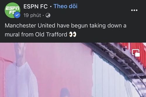 Manchester United gỡ hình Ronaldo tại Old Trafford