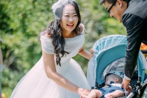 Đám cưới được trang trí bằng trái cây cực độc lạ và sự xuất hiện đặc biệt của nhân vật bất ngờ