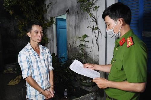 Trà Vinh: Tạm giữ đối tượng tàng trữ trái phép ma túy và một số loại vũ khí