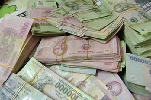 Phát hiện nam thanh niên vận chuyển tiền tệ qua biên giới