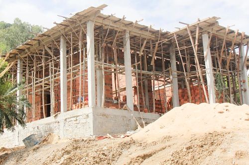 Công trình trái phép mọc tràn lan trên đất lâm nghiệp ở Bình Định