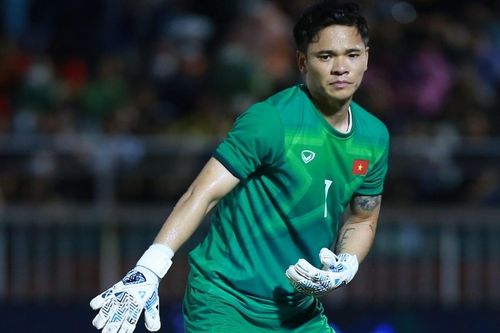 Thủ môn tuyển Việt Nam tìm CLB mới