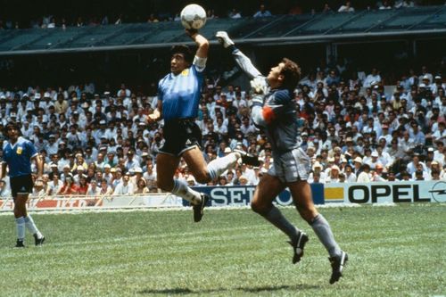 'Bàn tay của Chúa' của Maradona tại World Cup 1986