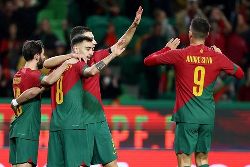 Bồ Đào Nha thắng to ngày vắng Ronaldo