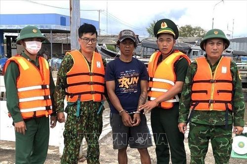 Đối tượng bị truy nã sa lưới khi đang làm thuê trên tàu đánh cá