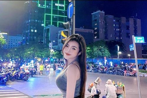Cả phố phải ngoái nhìn vì hot girl Cà Mau, mỹ nhân 2k2 diện đồ bó sát cơ thể 'từng mi-li-mét'