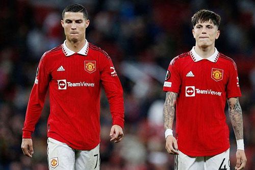 Man United không thay đổi hay là Ronaldo không chịu hiểu chuyện?