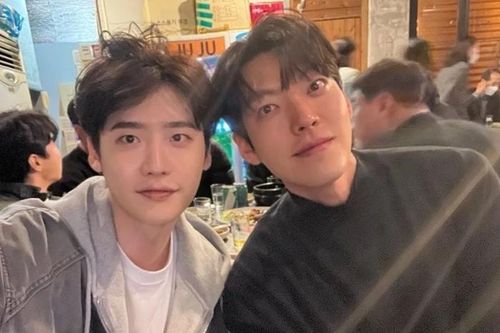 3,6 triệu người phát sốt vì đôi bạn thân Lee Jong Suk - Kim Woo Bin hội ngộ