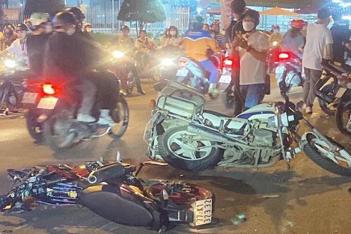 Môtô CSGT và 2 xe máy va chạm, một người chết ở TP.HCM