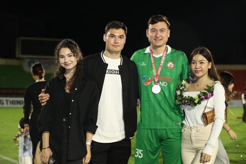 Dàn WAGs CLB Bình Định nổi bật ở sân Quy Nhơn