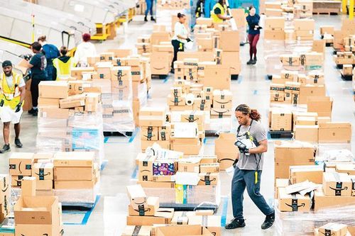Amazon, Twitter, Facebook cắt giảm nhân sự quy mô lớn