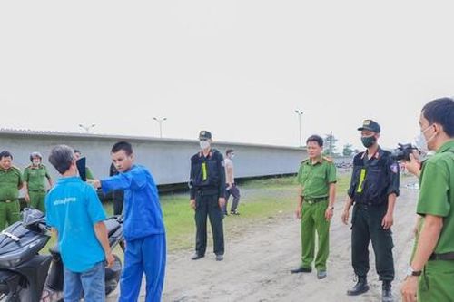 Thực nghiệm điều tra vụ giết người, cướp tài sản dưới cầu Cần Thơ