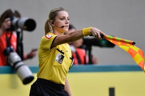 Trọng tài nữ lần đầu tiên làm nhiệm vụ tại kỳ World Cup bóng đá nam