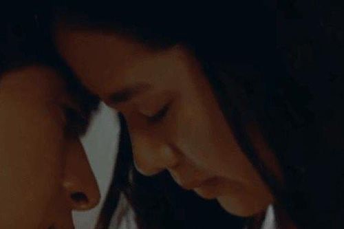 Loạt cảnh táo bạo của tài tử 'Bản tình ca mùa đông' trước khi rời bỏ showbiz