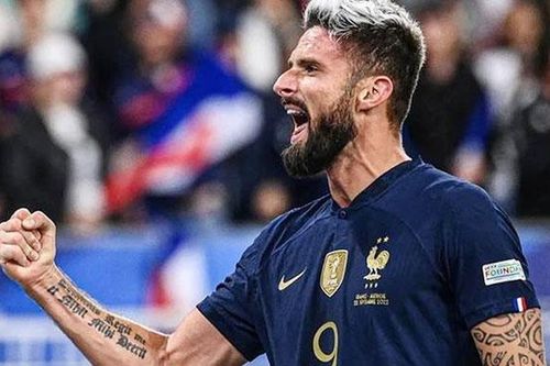Vắng Benzema, Giroud sẽ đá trung phong?