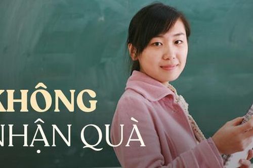 'Không nhận dù chỉ một cành hoa' - tin nhắn bất ngờ của cô giáo khiến bà mẹ ở TP.HCM nghẹn ngào
