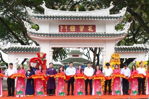 Khánh thành Đường sách đầu tiên của Đồng bằng sông Cửu Long