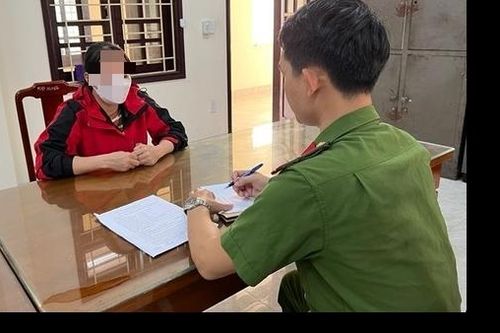 Hai 'chân dài' bán dâm bị bắt quả tang ở 'Khu Macao'