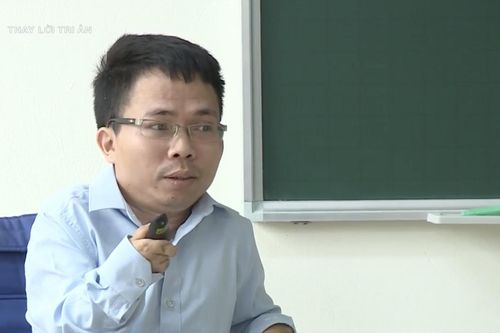 Nghị lực phi thường của thầy giáo cao 1,1 m