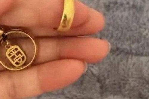 Con dâu bật khóc khi biết sự thật về chiếc nhẫn bị mất được mẹ chồng tìm giúp